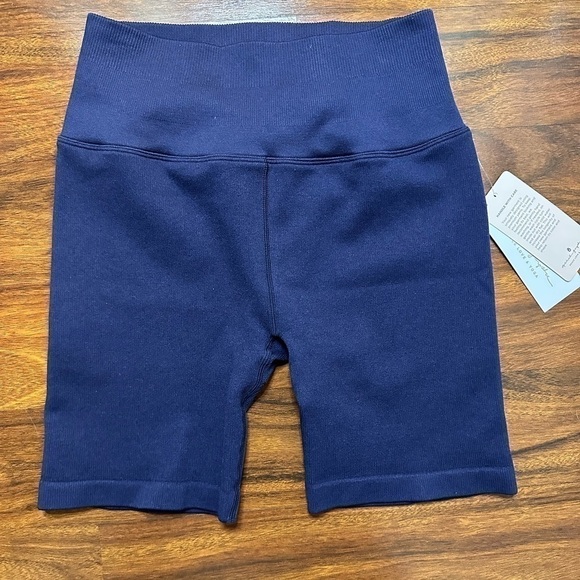 SPIRITUAL Gangster Ribbed Seamless Biker Shorts
Navy Blue Size XS/S NWT - Picture 3 of 3